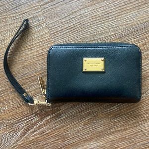 Michael Kors | Wristlet